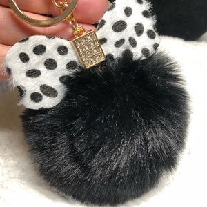 🖤furry purse bling key chain with Dalmatian like spots and gold accent